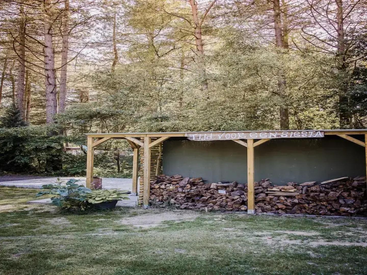 Spacious 6-person Chalet in Antwerp