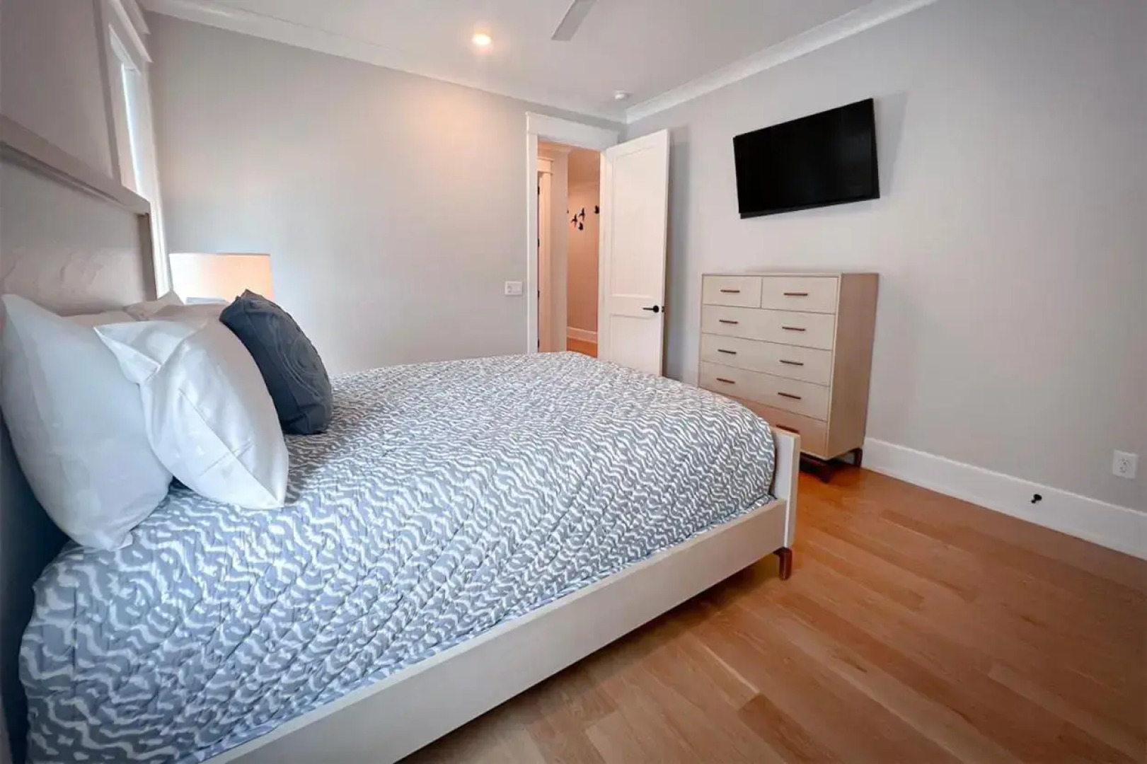 Gallery By The Sea by Sea Scape Properties