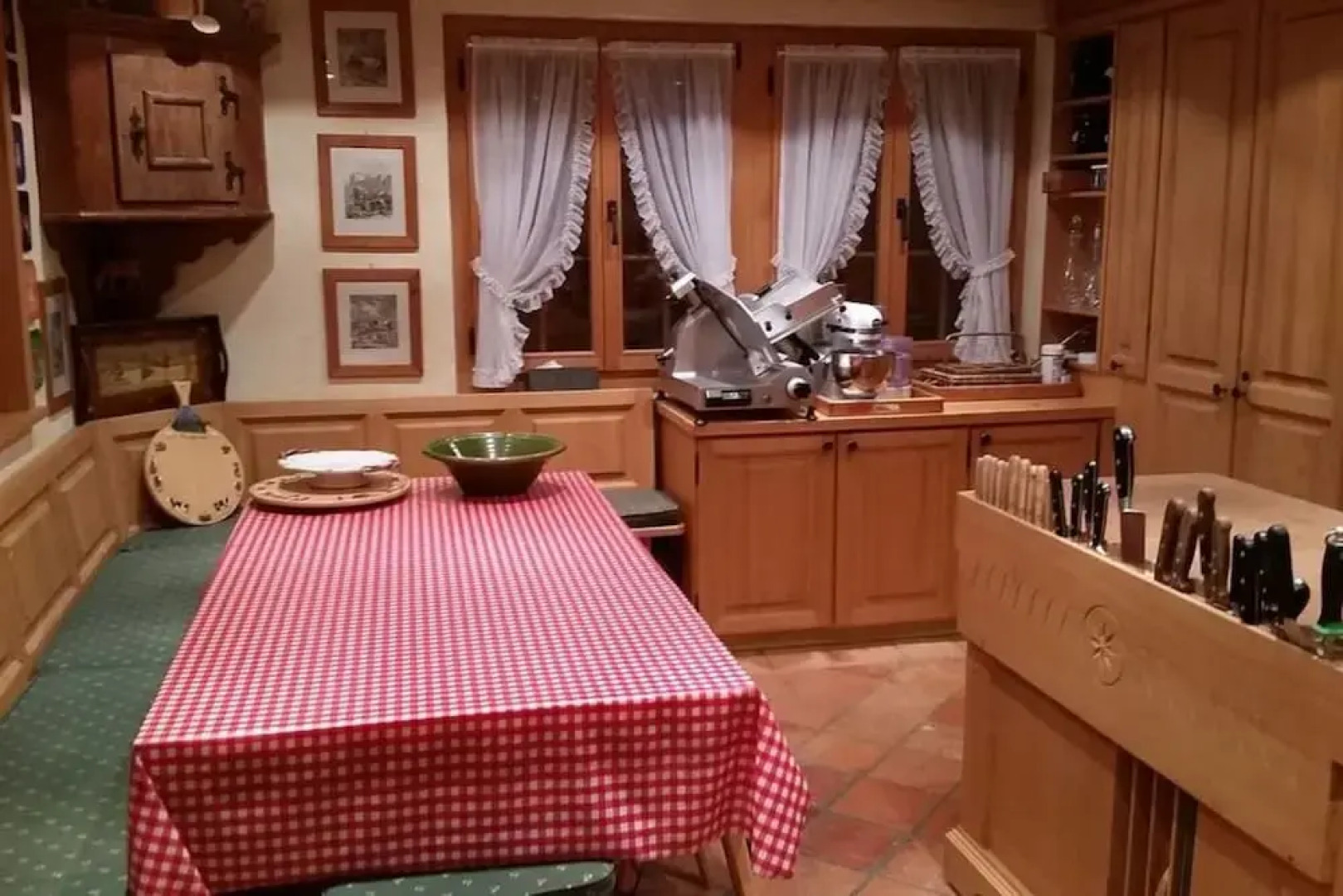 Gstaad - Luxury Flat in Rougemont