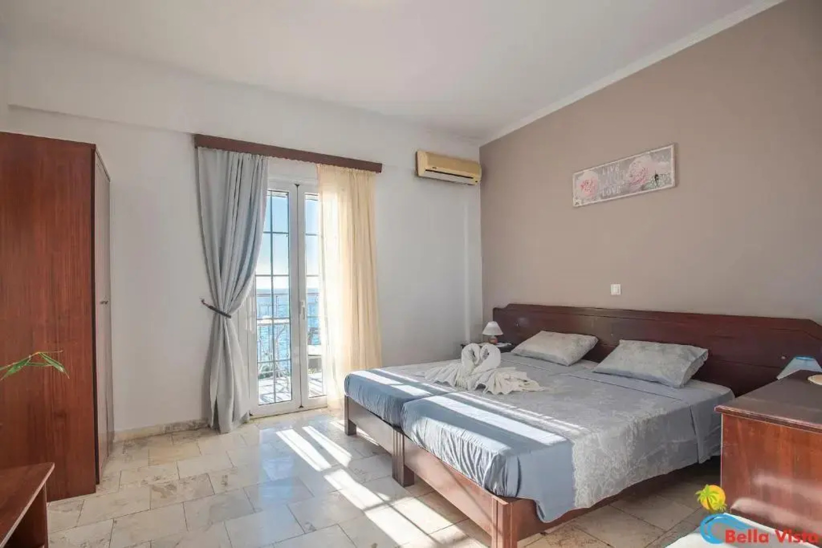 Bella Vista Apartments