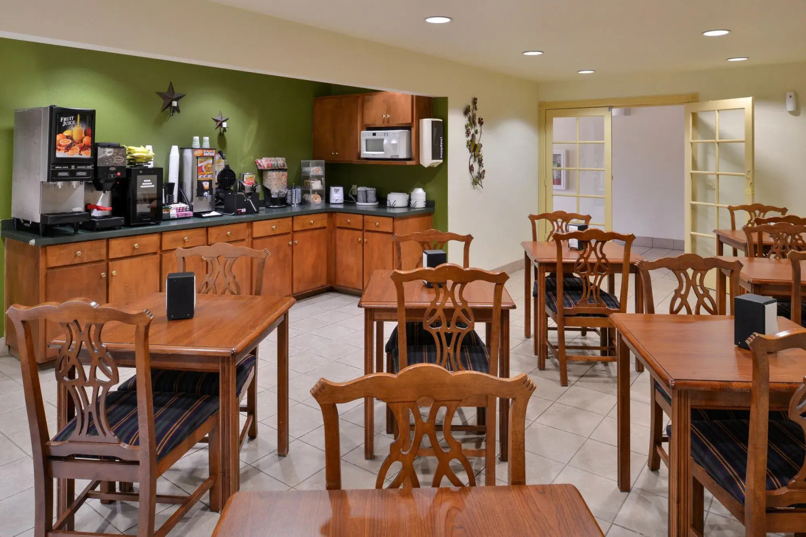 Star City Inn & Suites