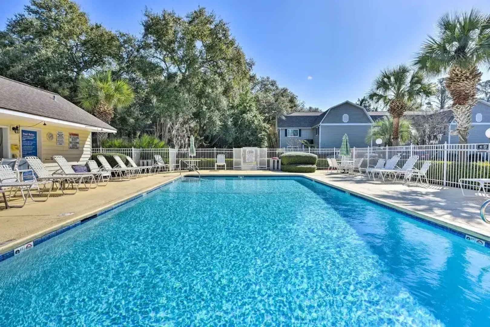 Resort-style Condo in St Simons ~ 1 Mi to Pier!