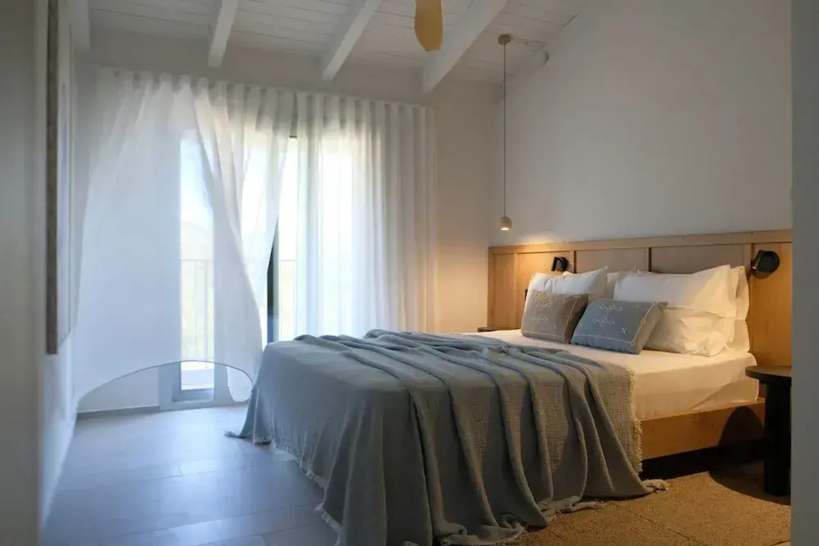 Evia Bay Suites & Retreats