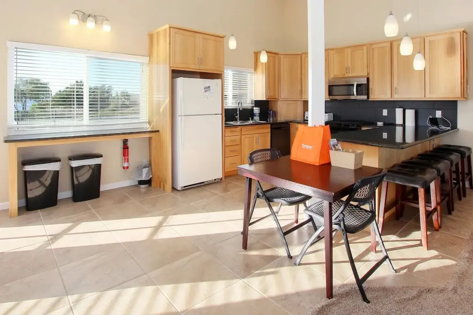 2br W/ Ocean Views - Steps To Beach 2 Bedroom Home