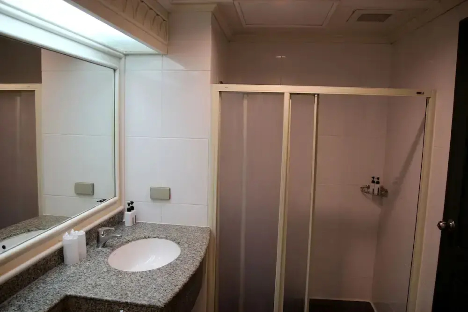 Aekpailin River Kwai Resort