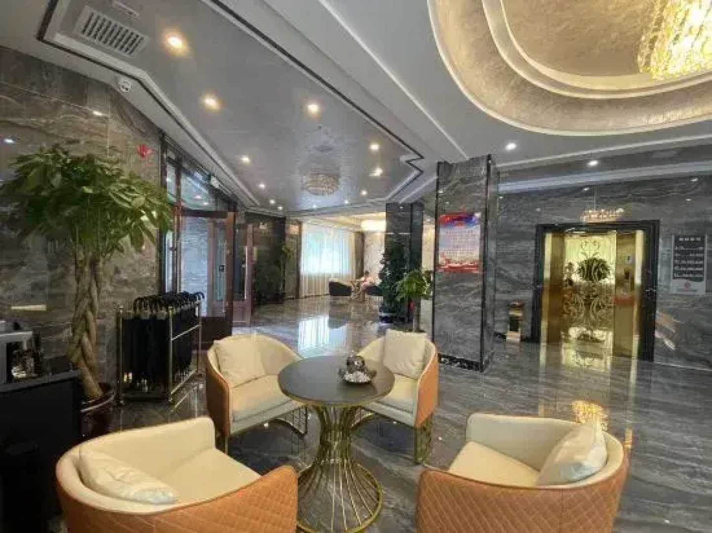 Heilongchen Business Hotel (Heihe Railway Station)