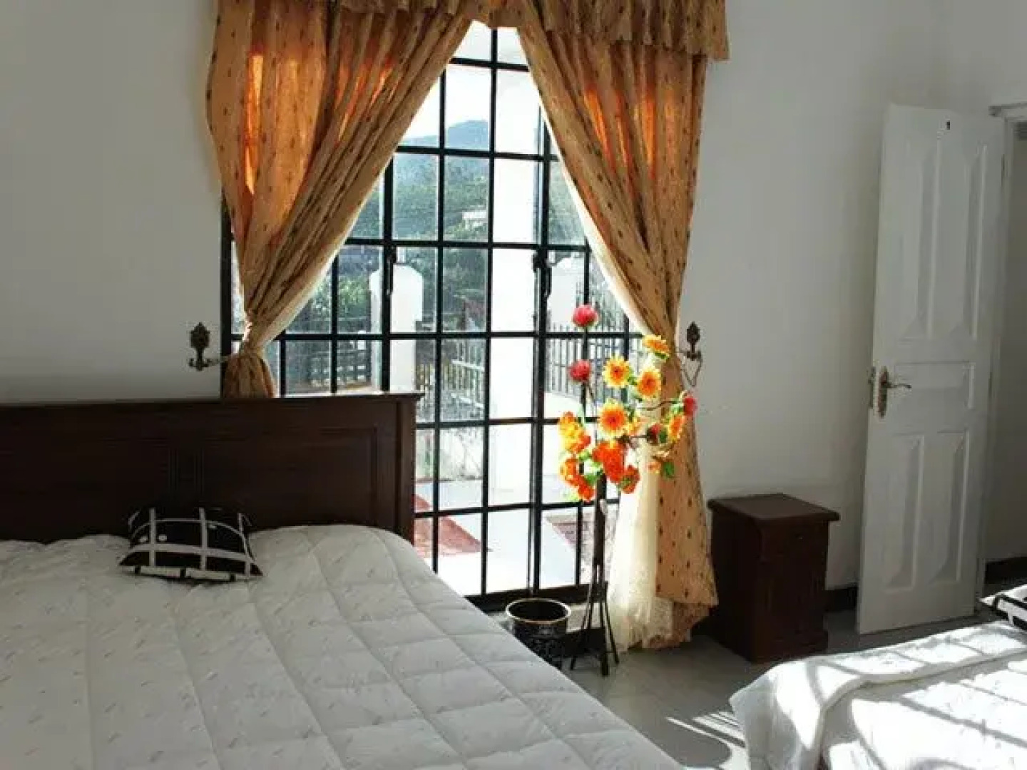 Riseans White Palace