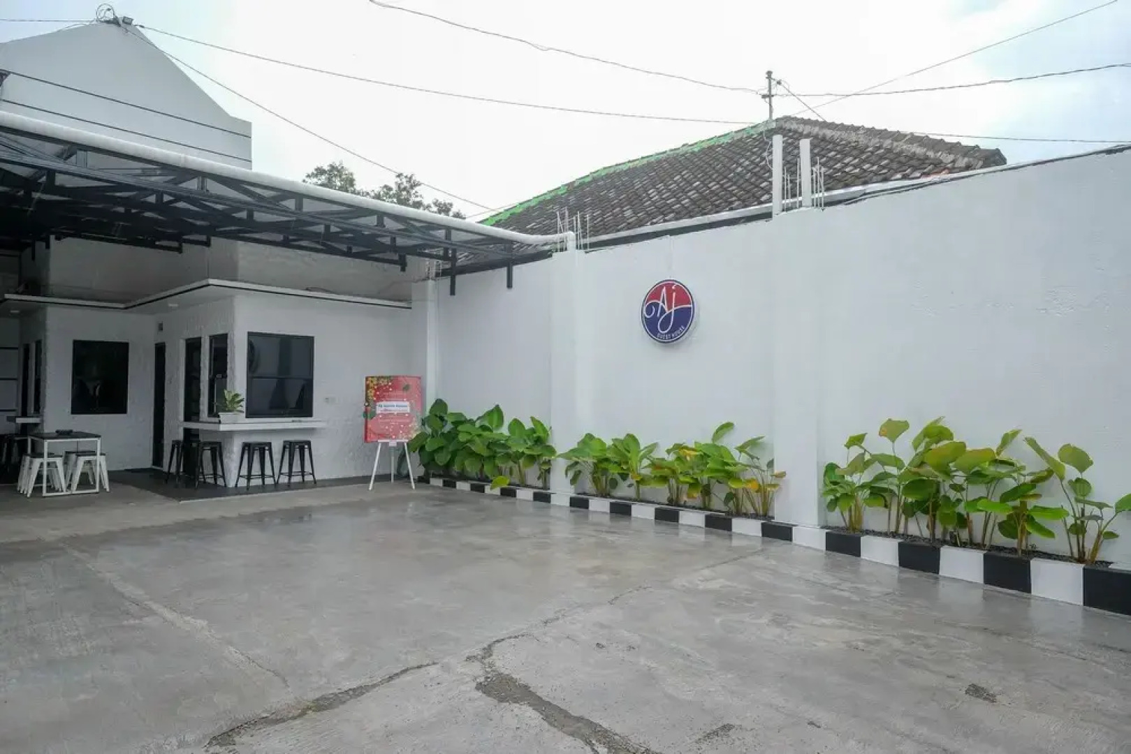 RedDoorz Syariah near Perempatan Kartasura