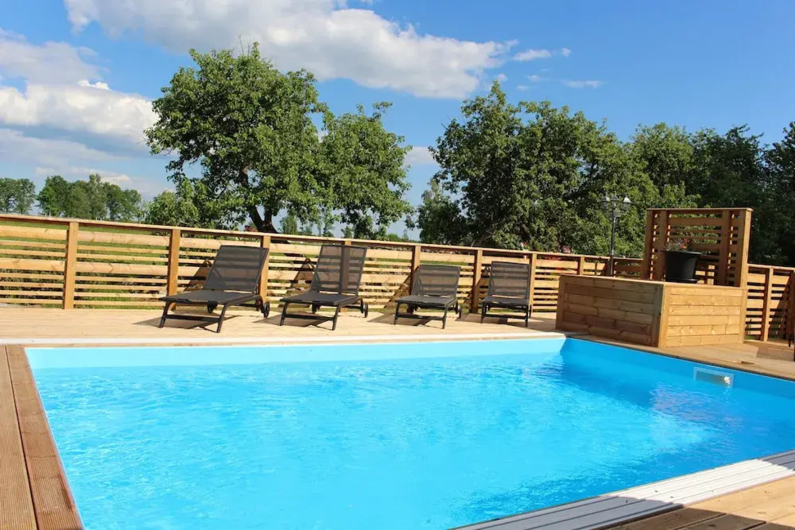 Semesterbyn Kåranäs