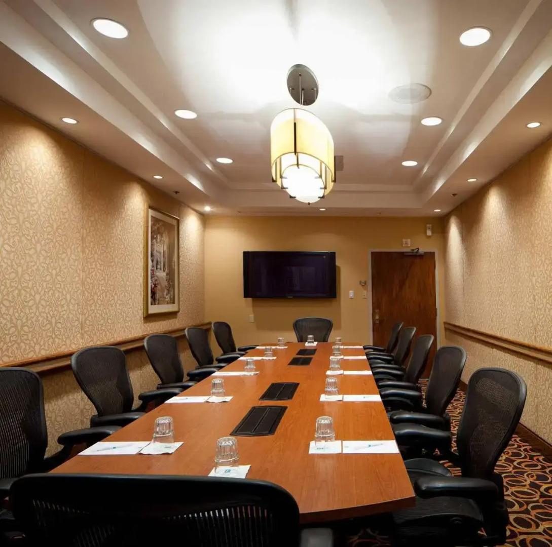 Embassy Suites by Hilton San Antonio Airport