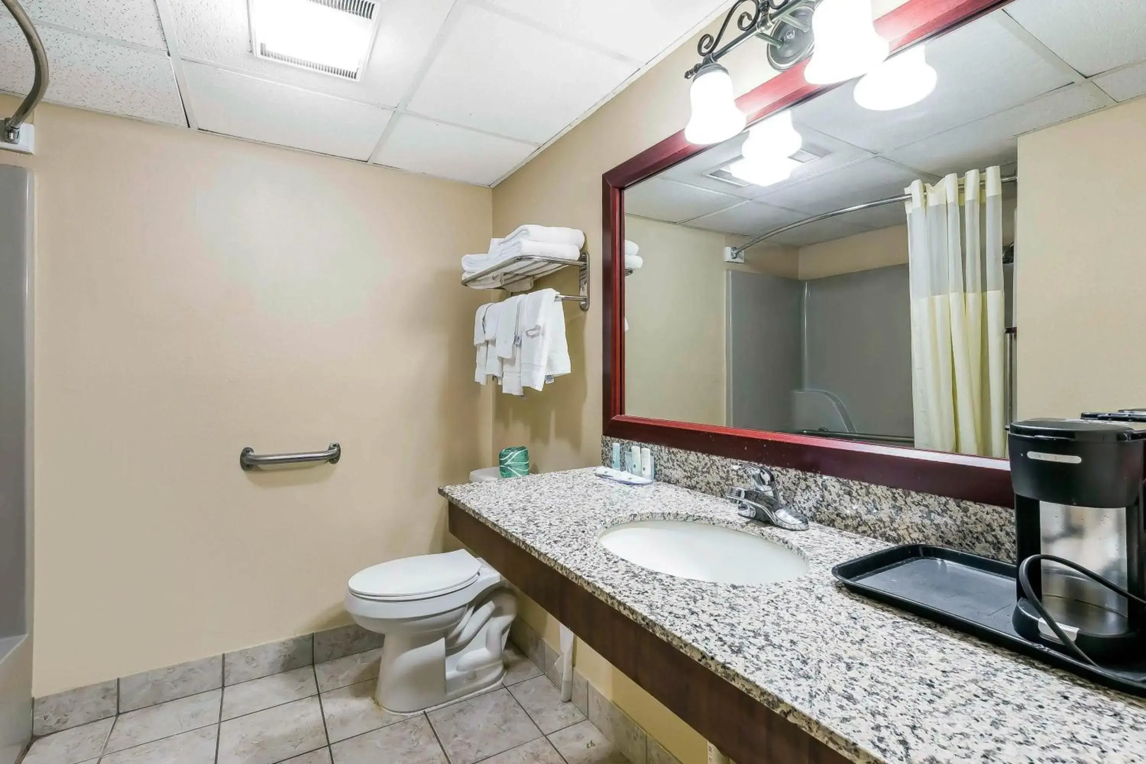 Quality Inn & Suites Sevierville - Pigeon Forge
