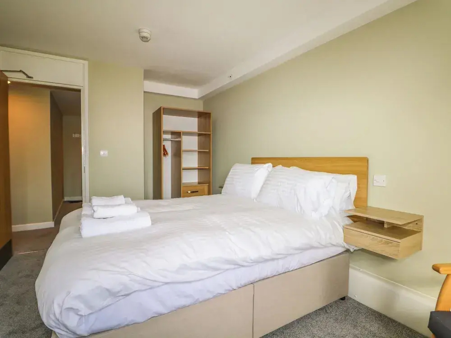 Flat 32 - Marine Court