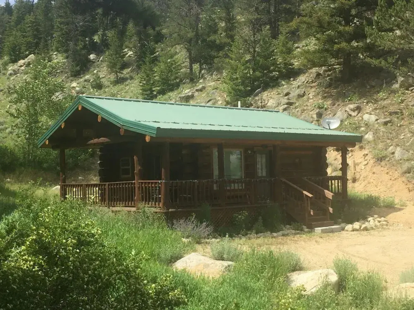 Two Bears Inn Bed & Breakfast