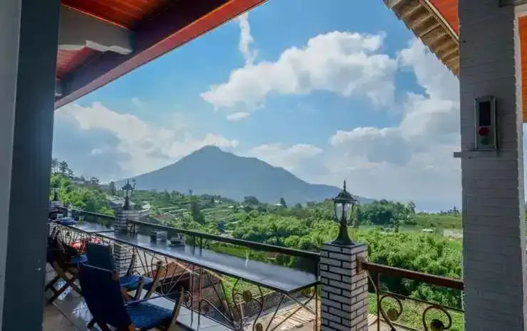 Urbanview Hotel Mountain Palace Kopeng