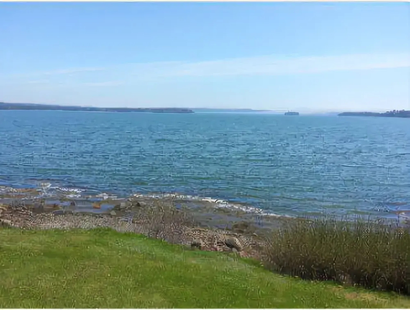 Seaside Chalet - Three Bedroom Cottage