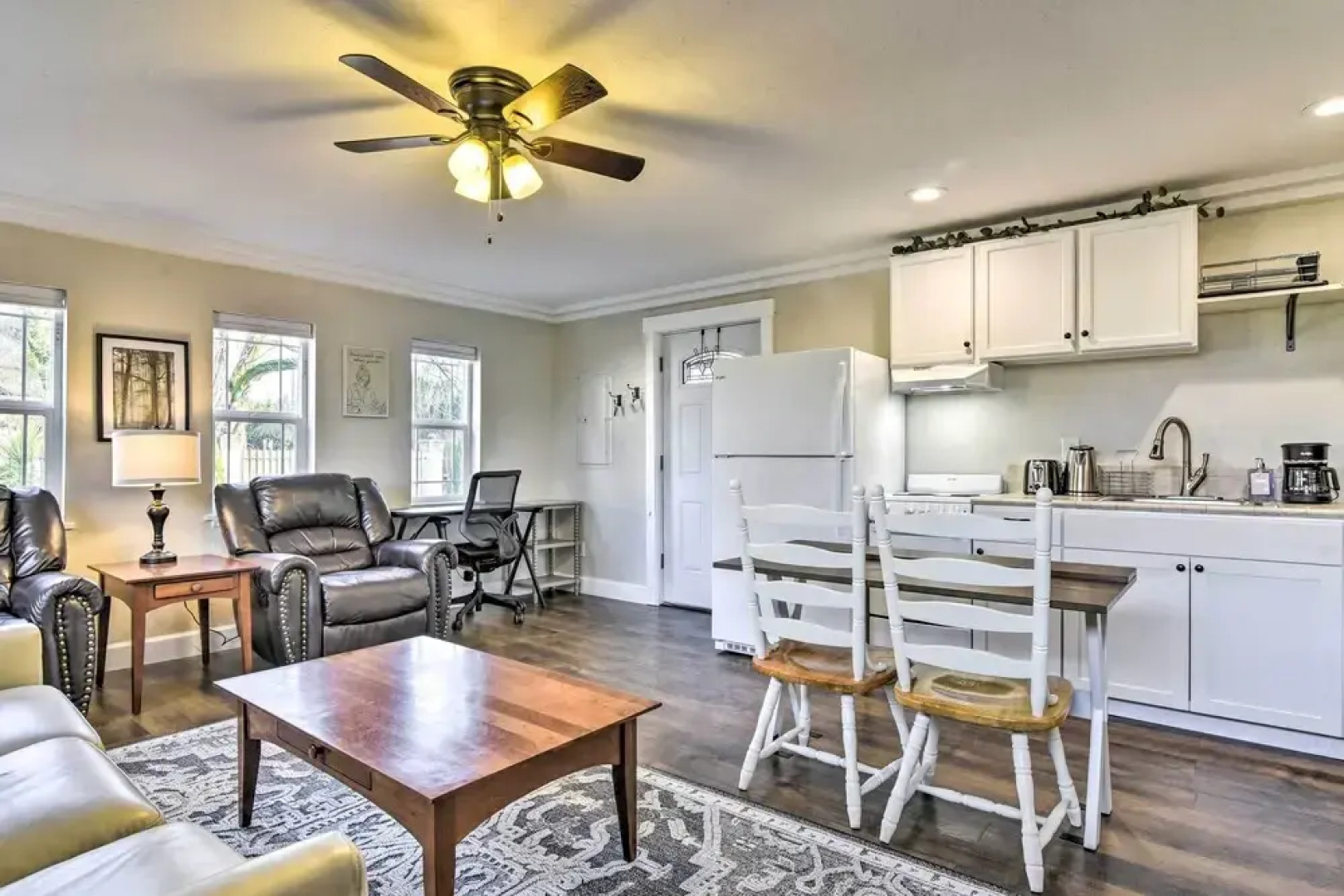 Well-appointed Milwaukie Home: Great Location