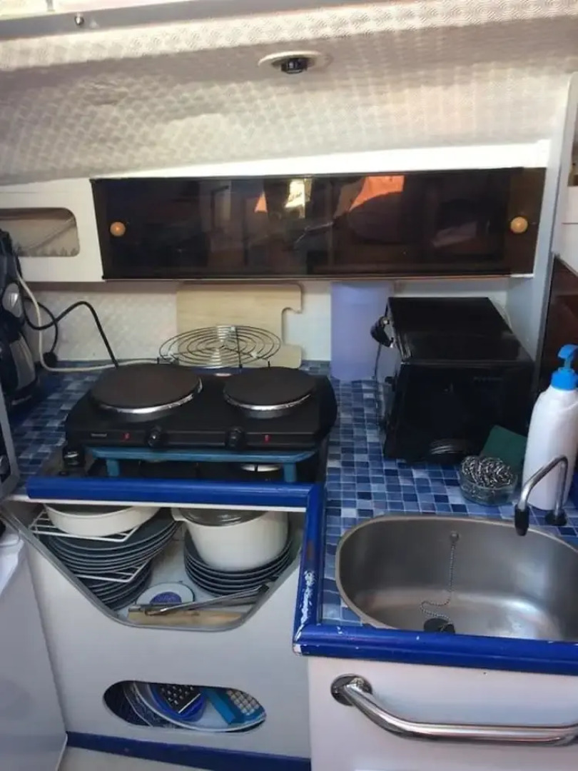 Voilier A Quai Gruissan