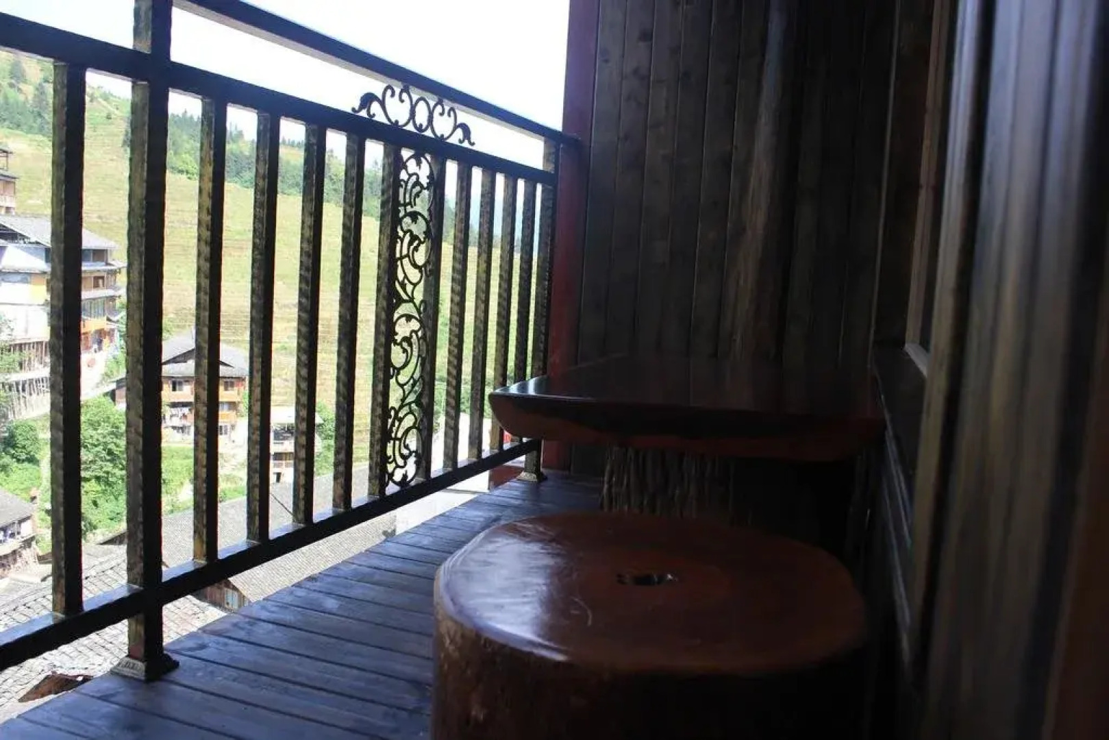 LongShenglongji Hotel