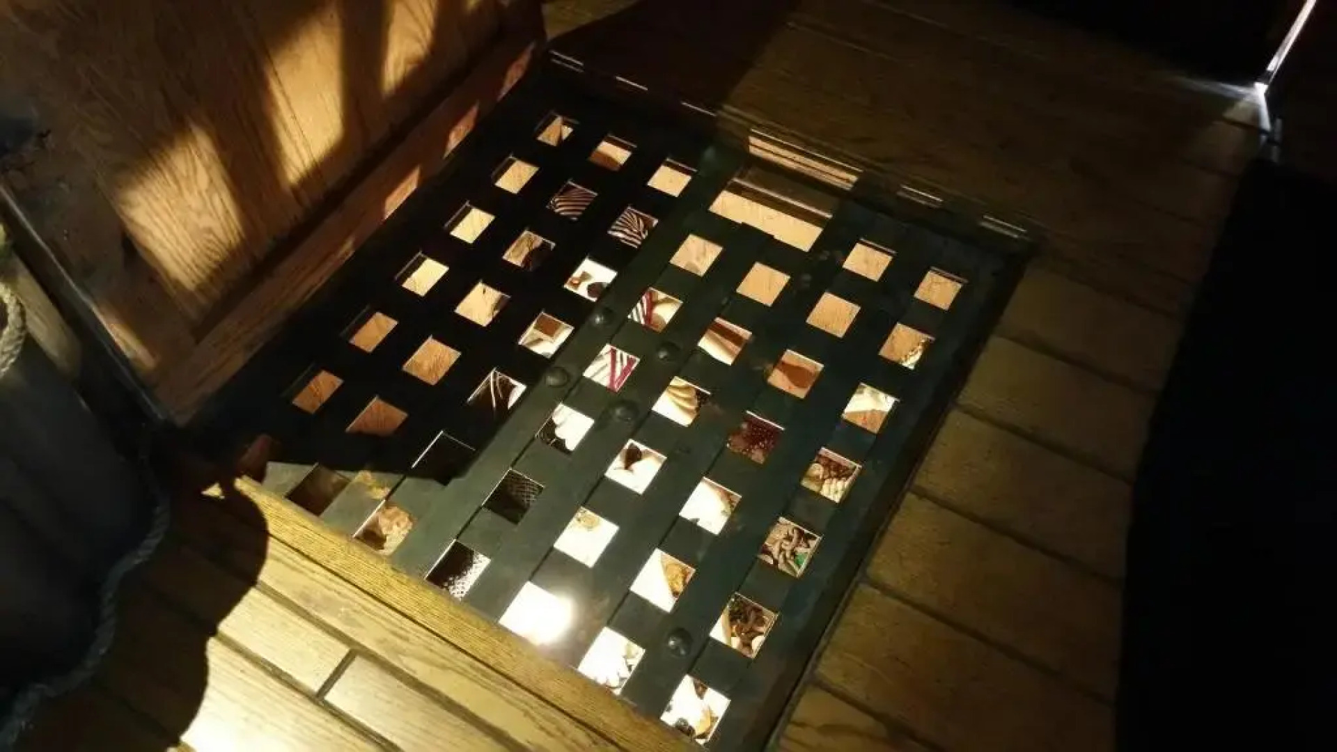 Castle Wood Theme Cottages- COUPLES ONLY