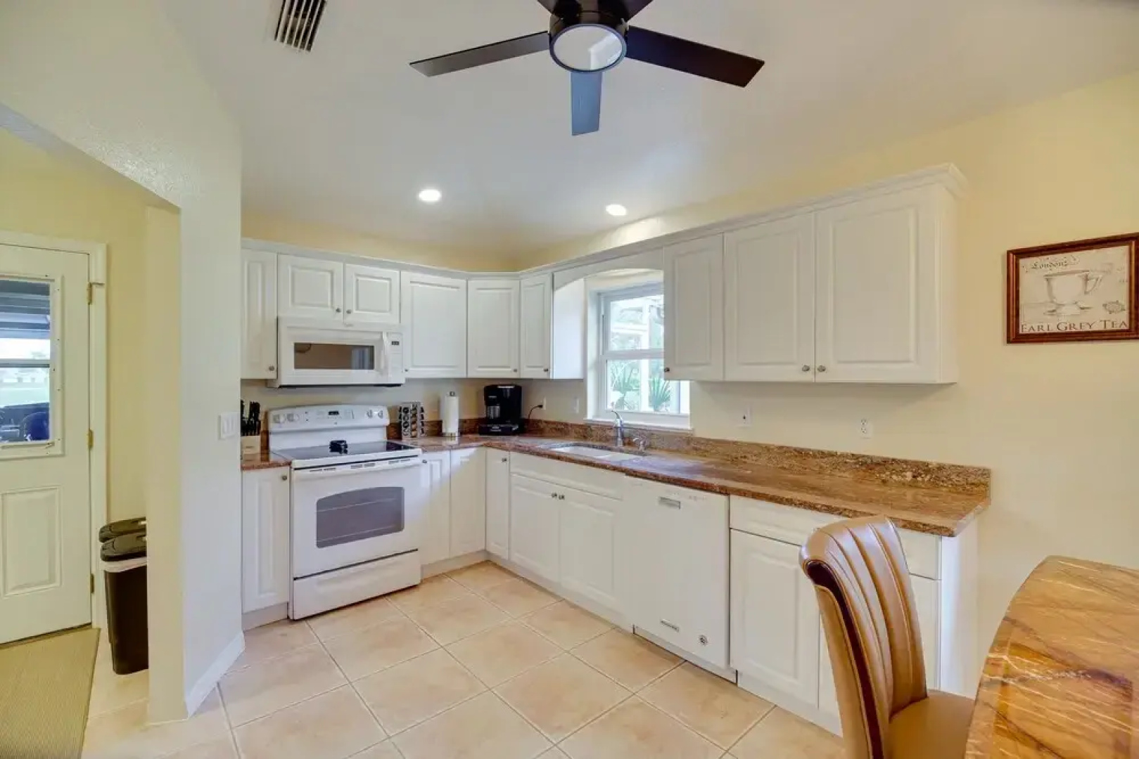 3 Mi to Lake: Peaceful Home w/ Grill in Sebring