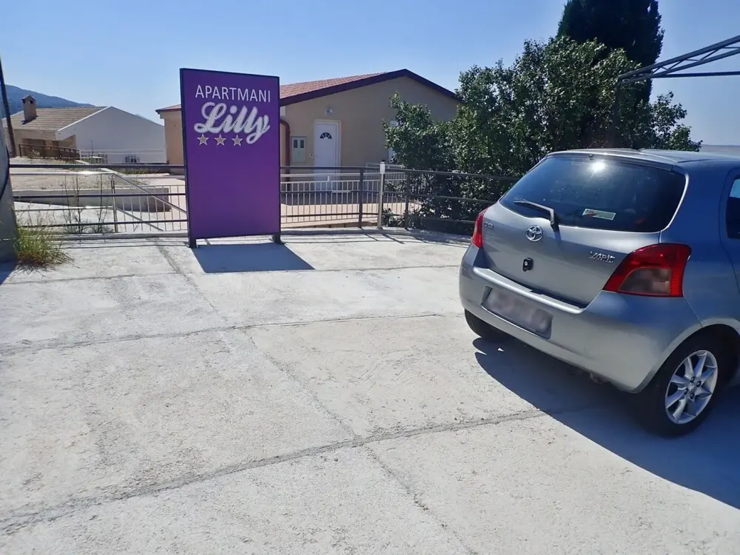 Apartments Lilly BY THE SEA