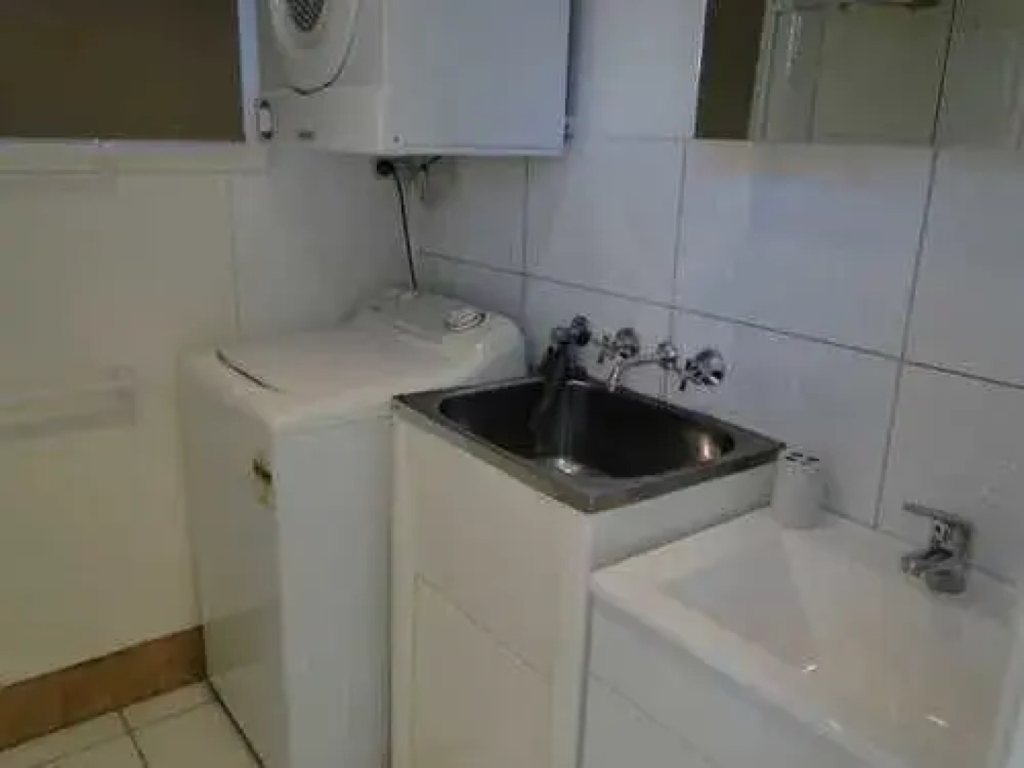 Government Road, 102