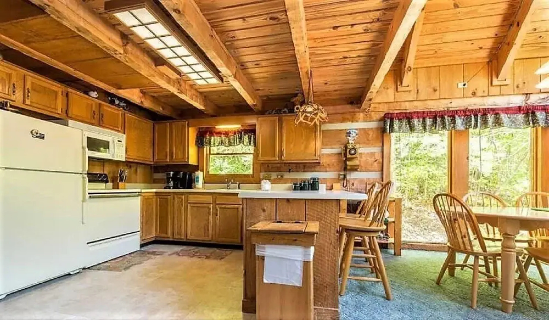 Snuggled Inn 2 Bedroom Cabin