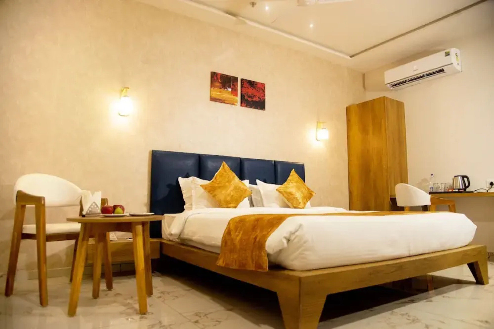 Click Hotel Tulsi