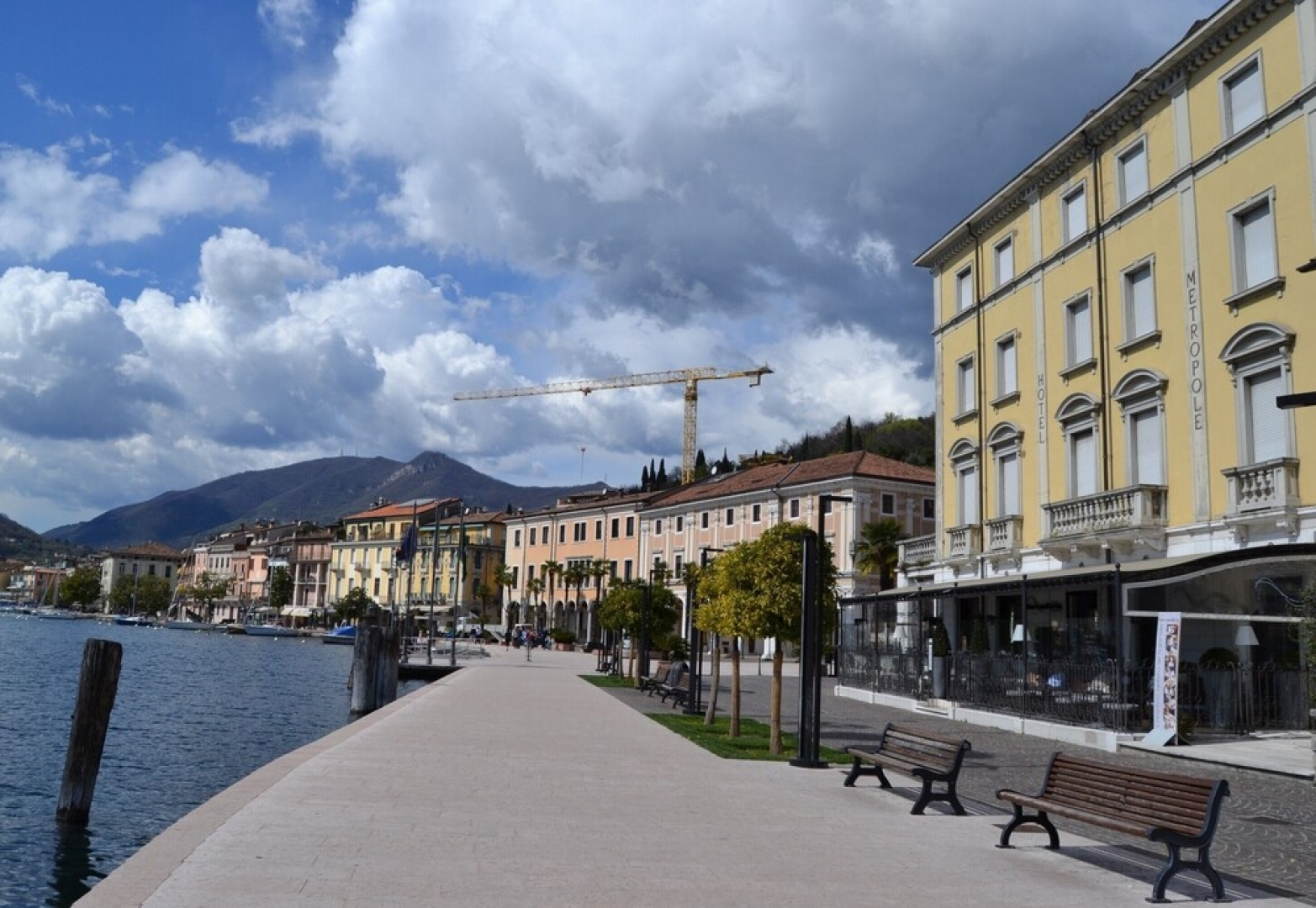 Casa Laura Salò 200mt from Garda lake