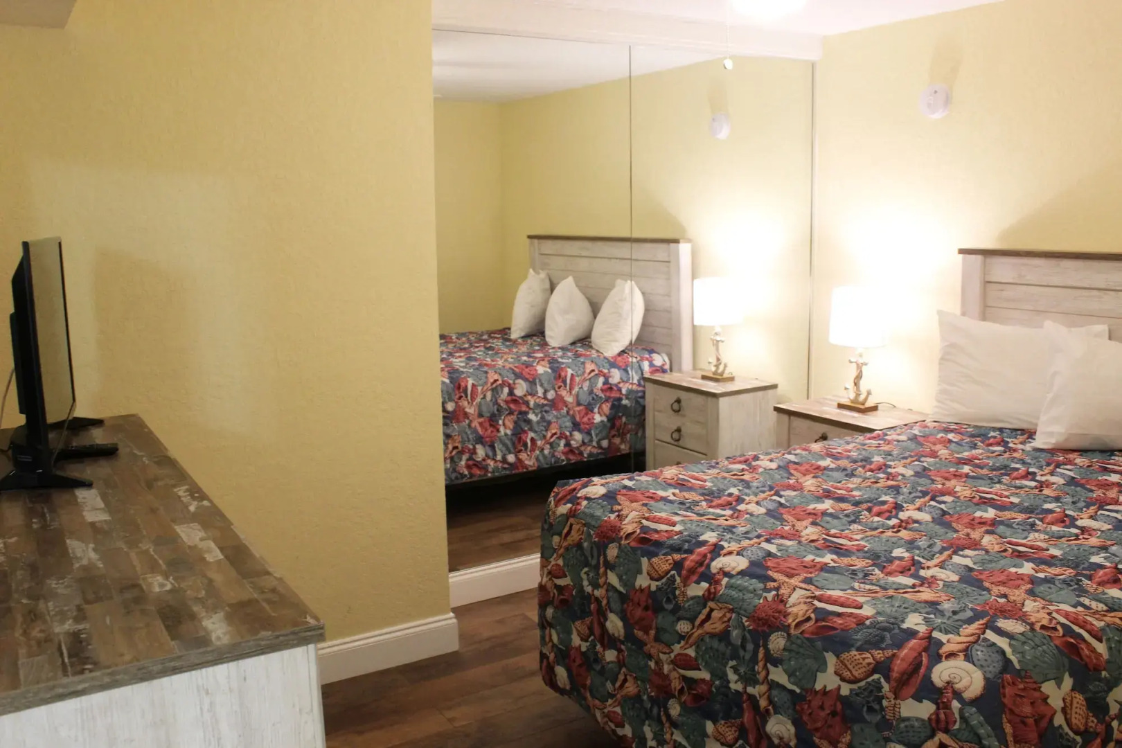 Holiday Shores Beach Club