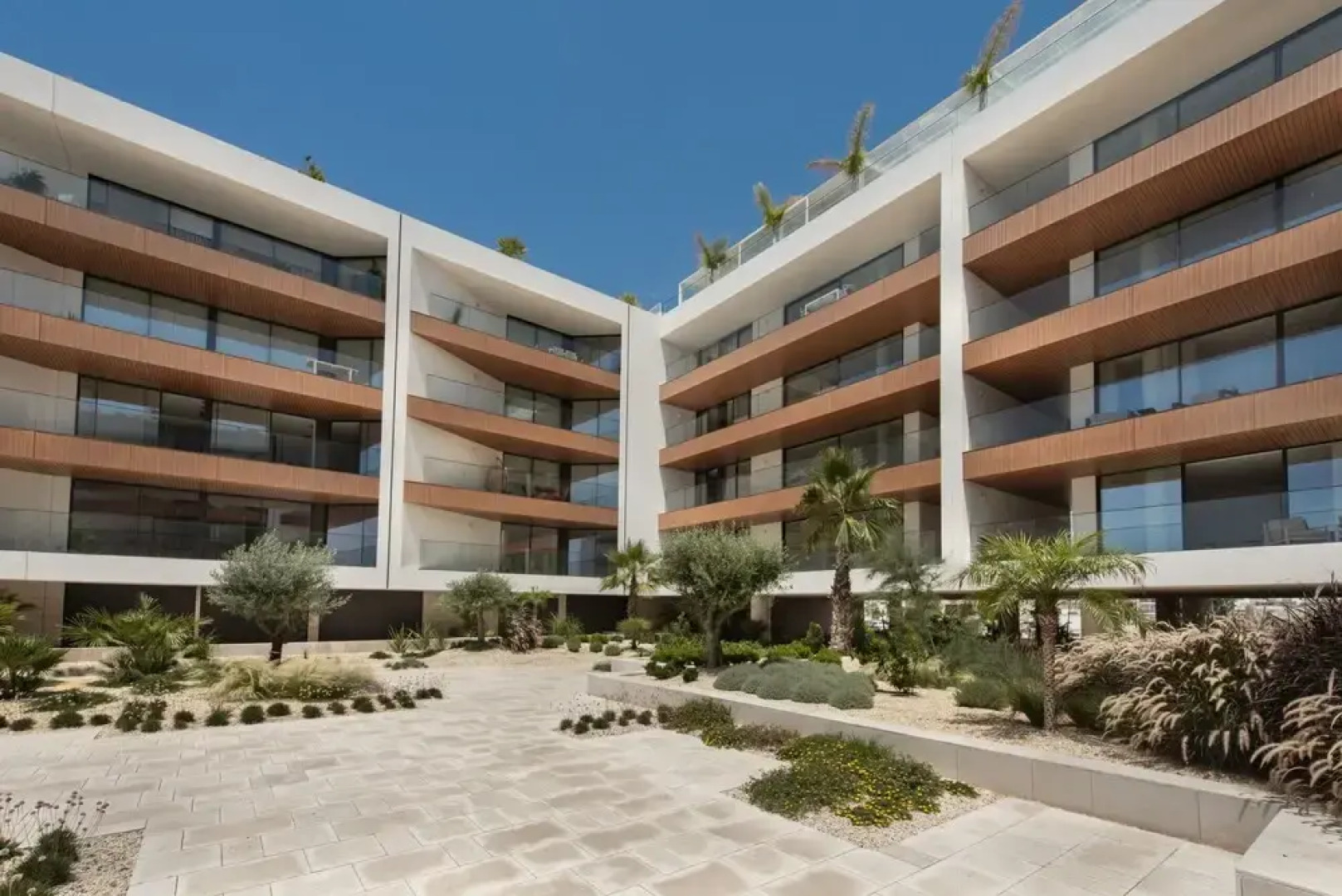 Del Mar Apartment - BT