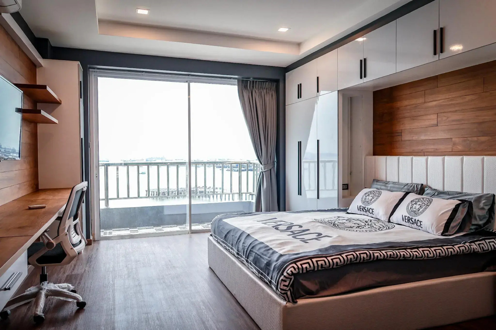 Chateau Vista Serviced apartment