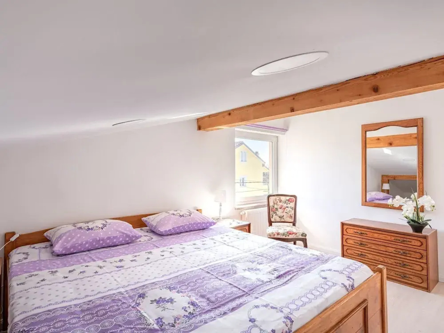 Plush Apartment in Rijeka with Hot Tub near Sea