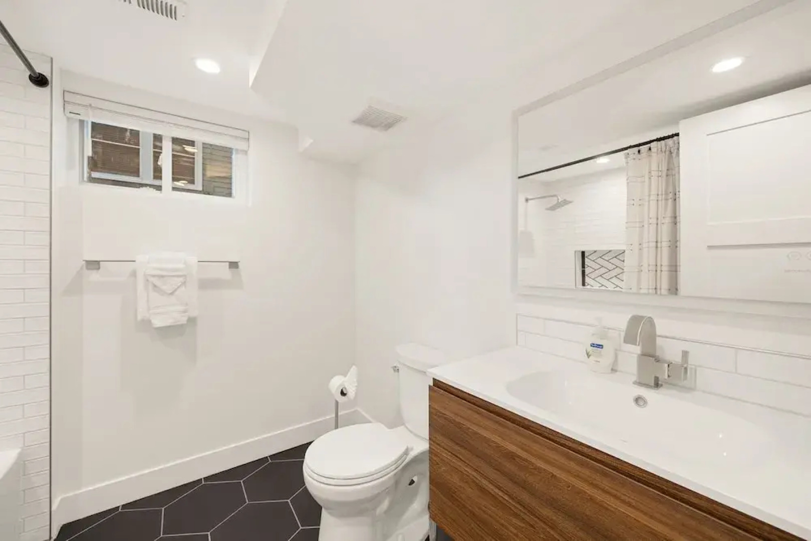 Elegant Old Town Charm – Walk to Csu and Downtown