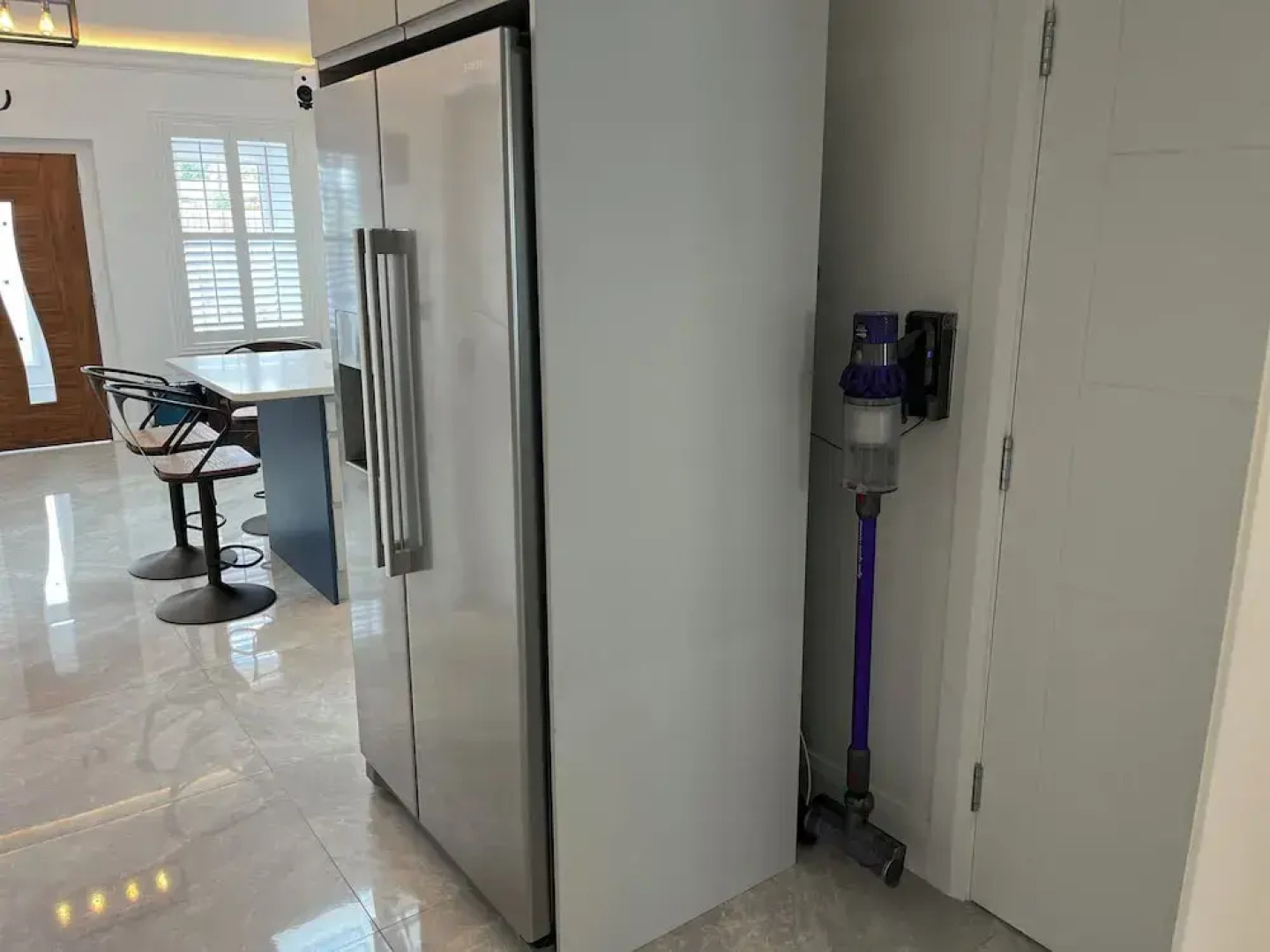 3 Bedrooms - 6 Guests - Fireplace - Near Beach