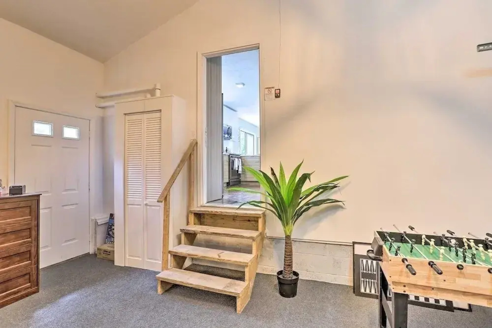 Luxury Home With Modern Finishes - Game Room & Hot Tub - Pocono Mountains 3 Bedroom Home by Redawning