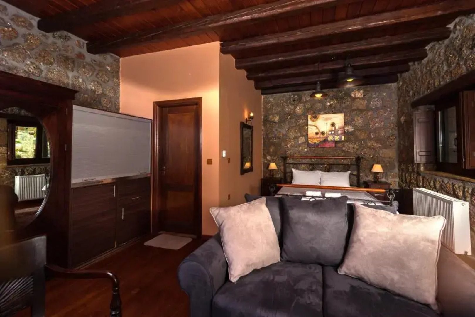 Pera Alonia Guest House