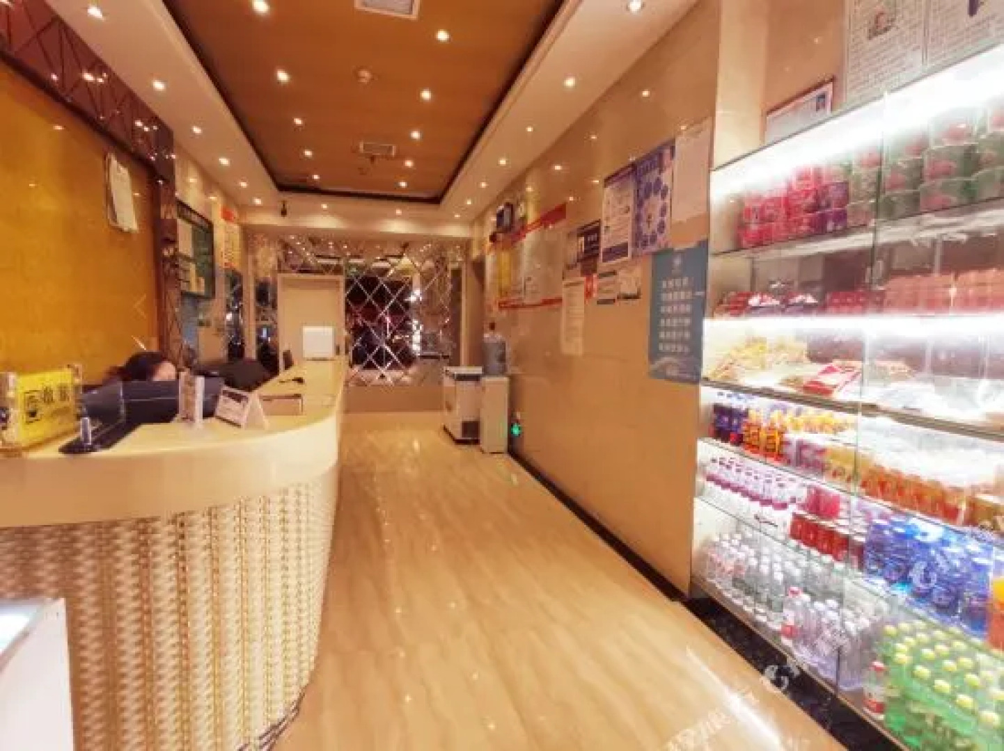 Kaili Jingxuan Hotel (Qiandongnanzhou People's Hospital)