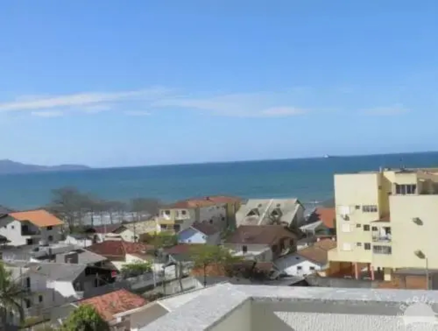 Lindo apartamento 3 dorm a 100m da praia de Perequê