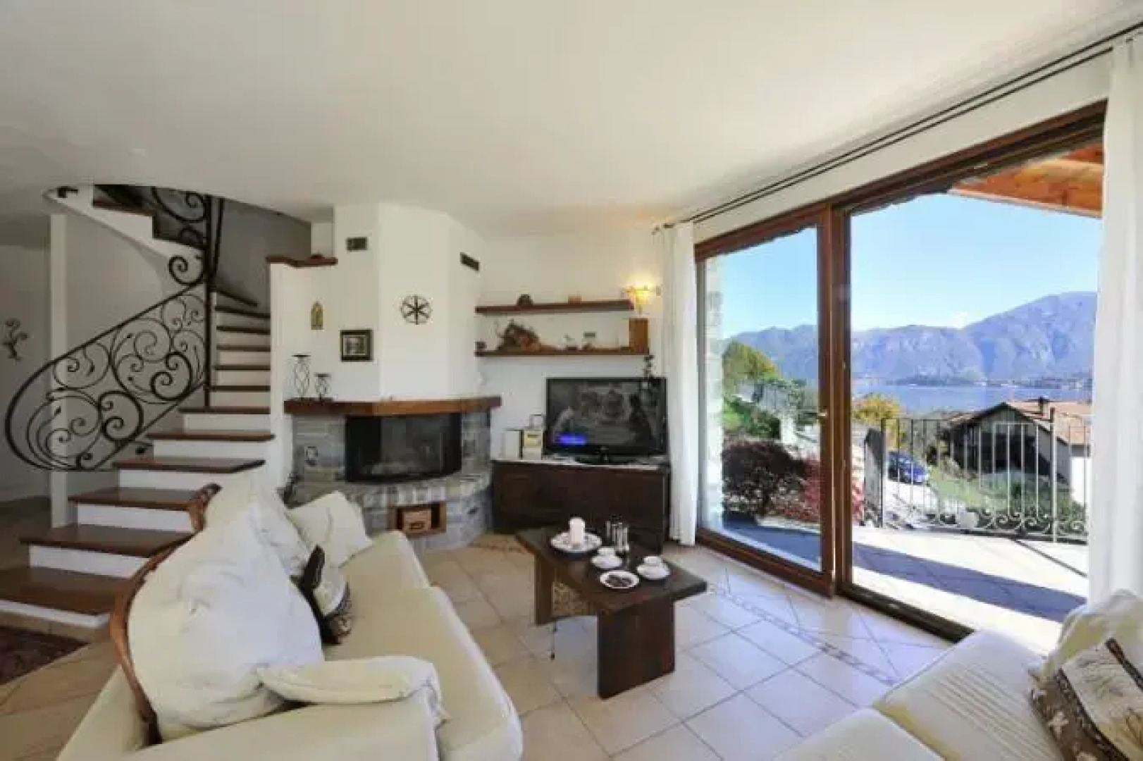 Mezzegra Pola Elegante