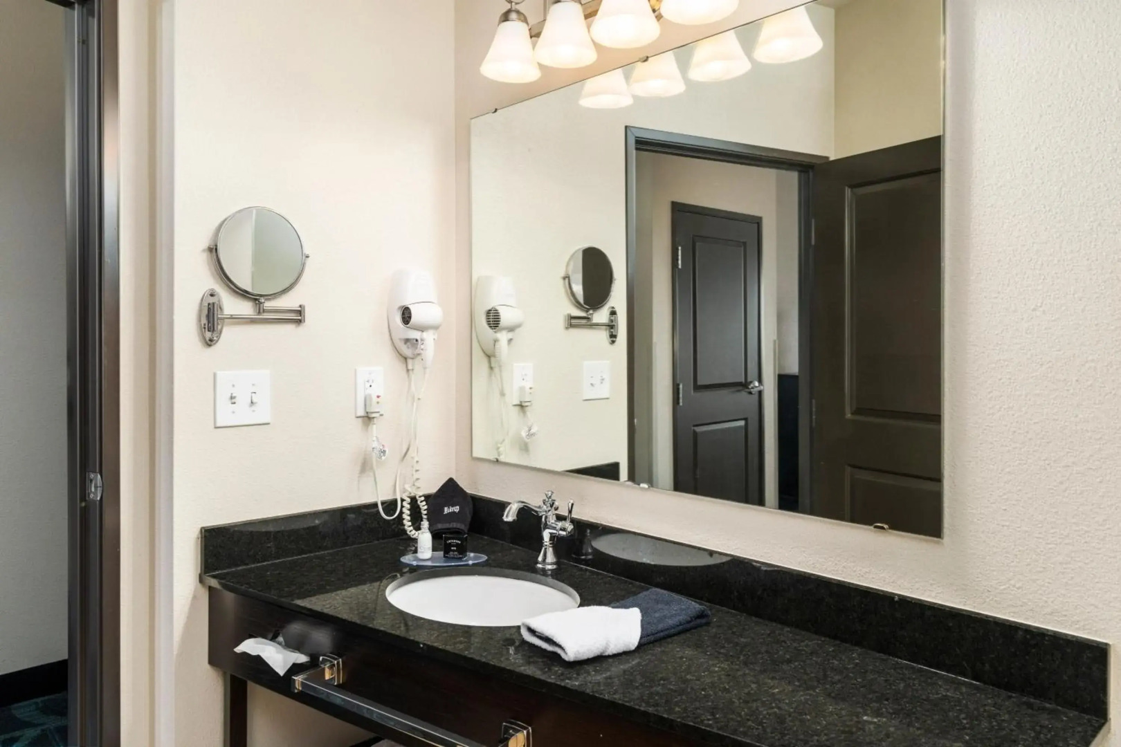 Park Point Marina Inn