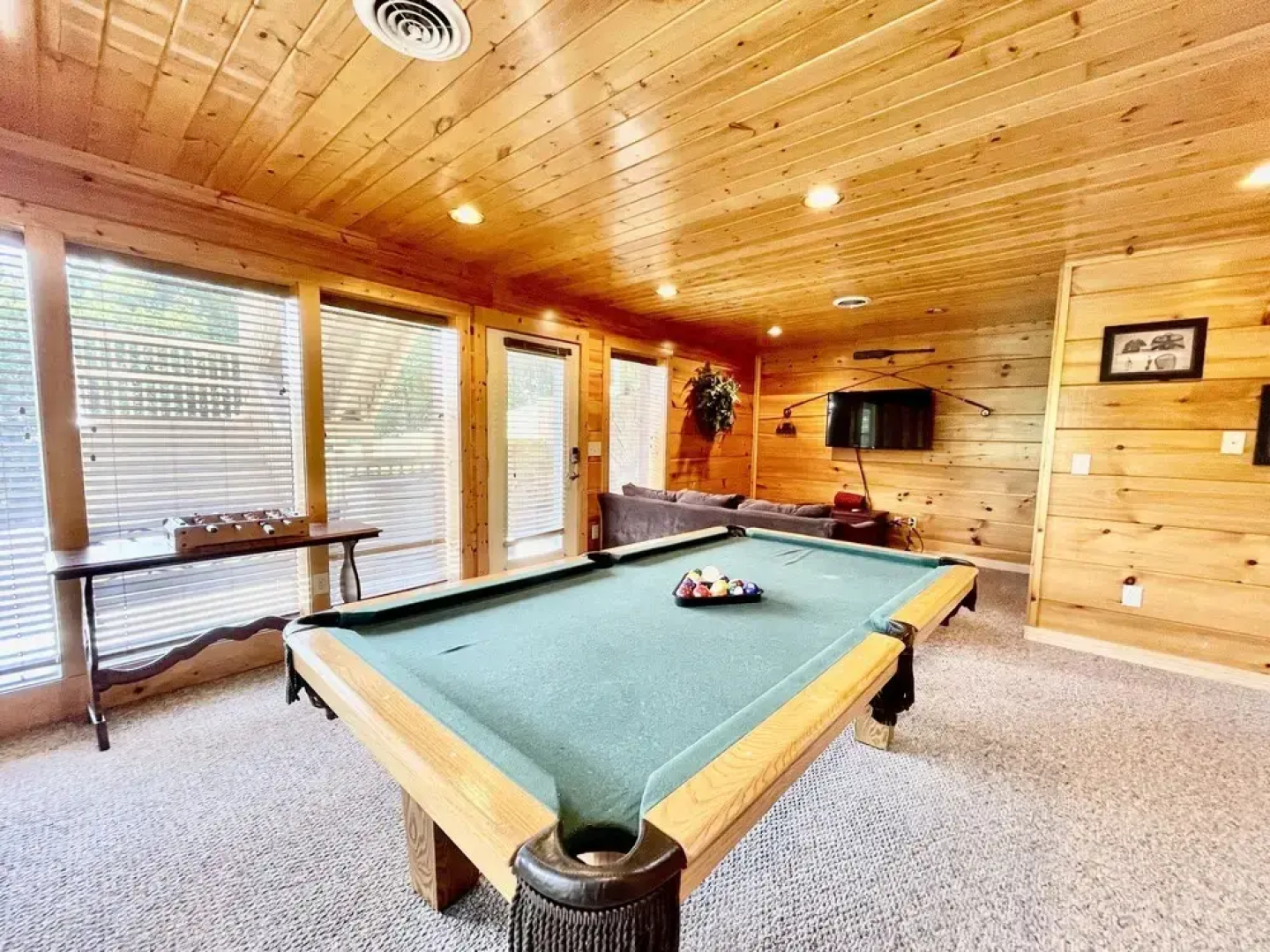 Rocky Top Rendez - 2 Br cabin by RedAwning