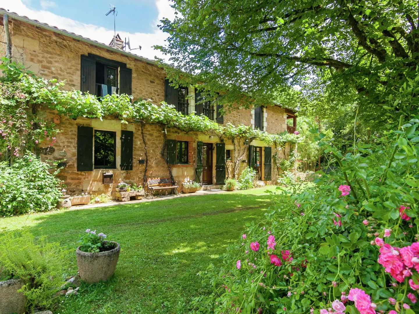 Large Farmhouse in Nantheuil France With Private Garden