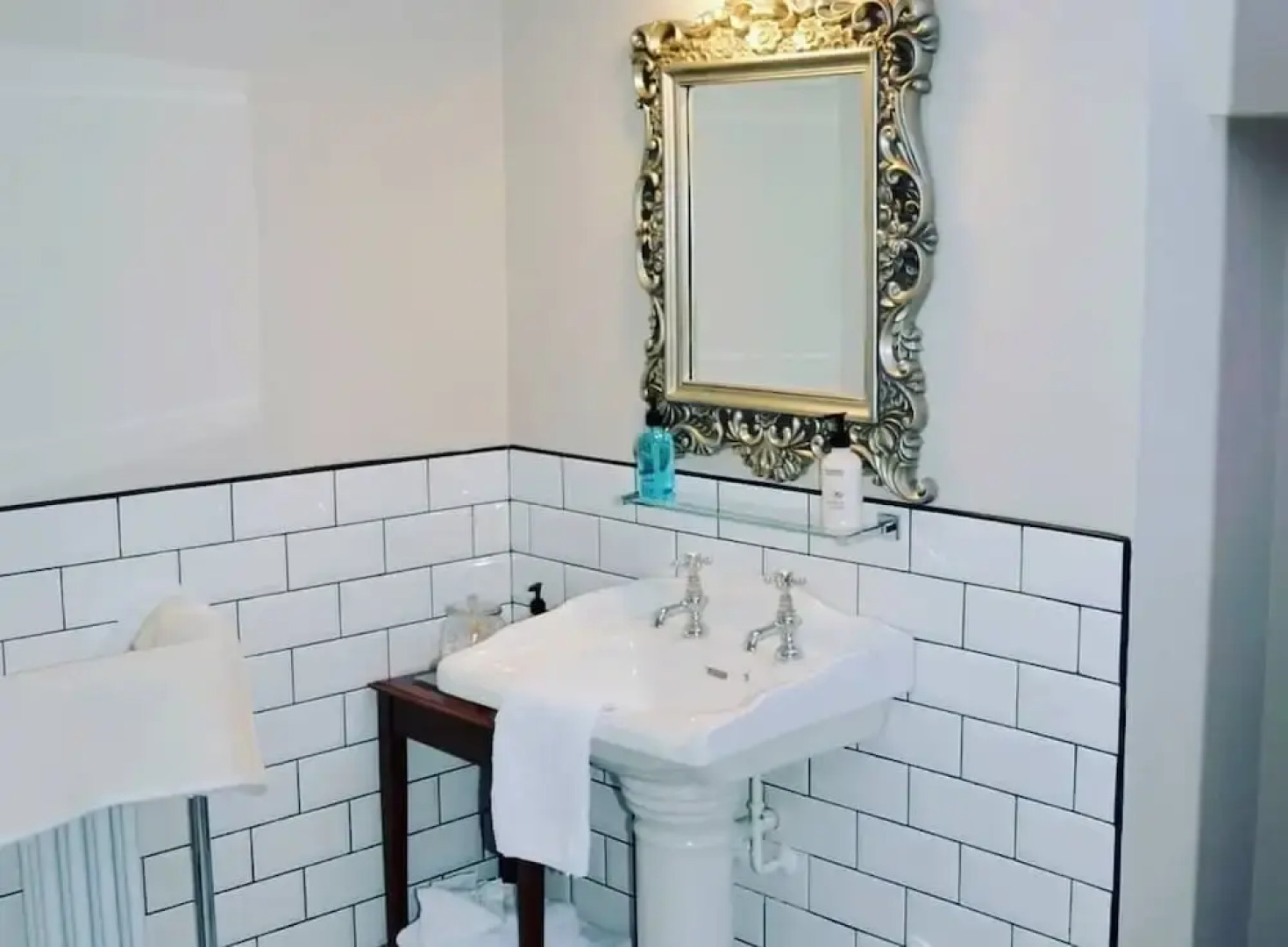 The Kirkstyle Inn & Rooms