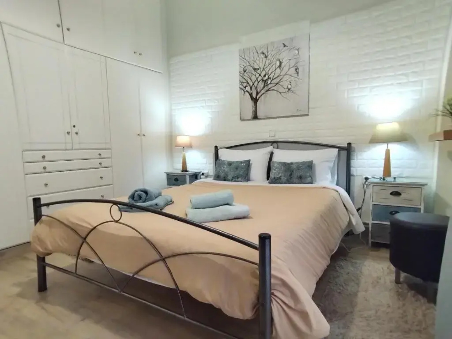 Luxury seafront house nearby Delphi