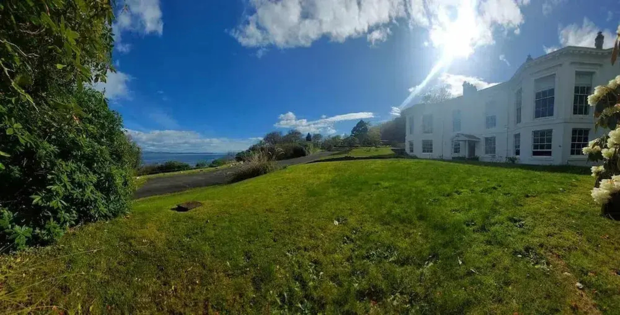 2 Bed House - Sleeps 4 - Pets - Parking - Wifi