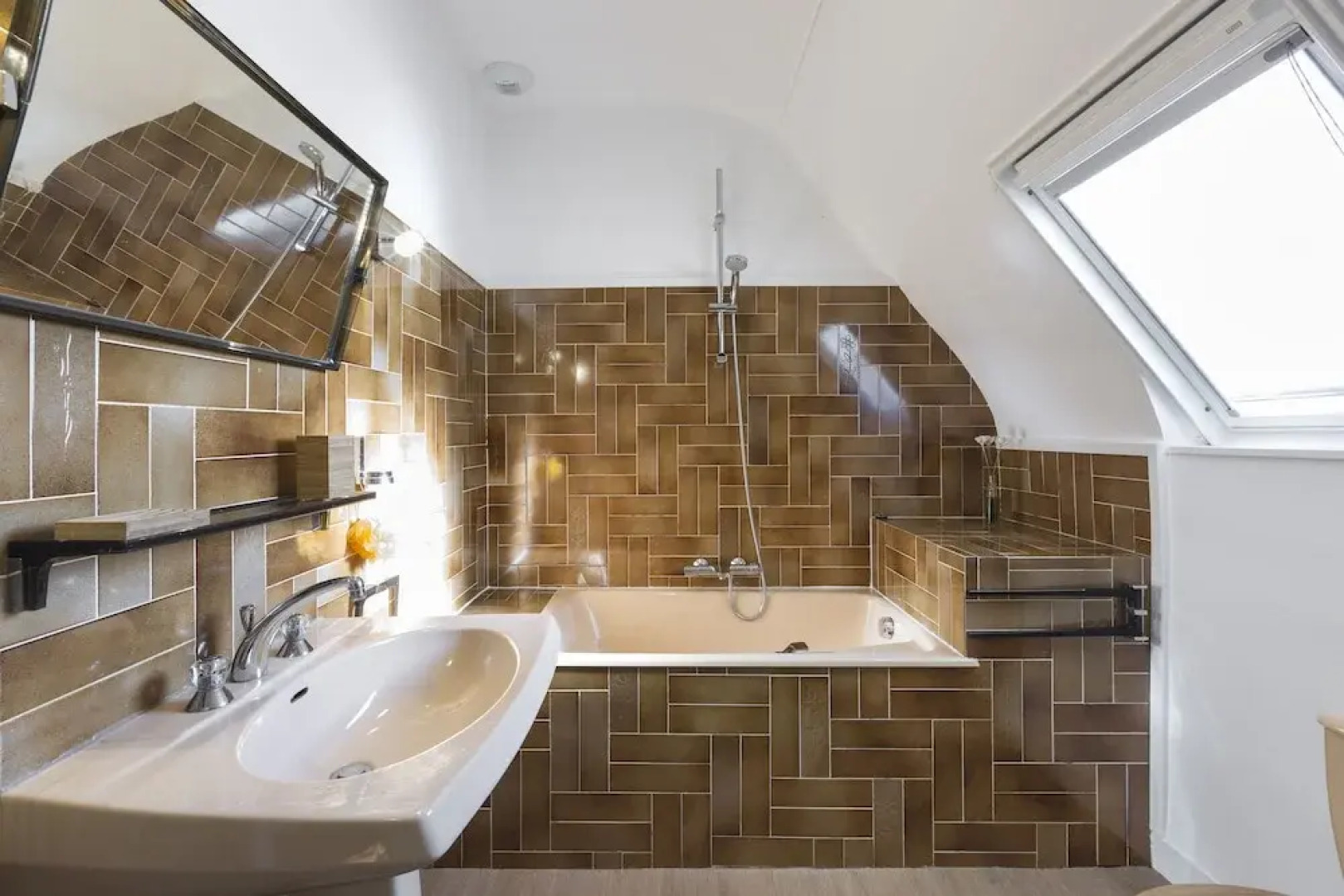 Maison vue mer les pieds dans l'eau