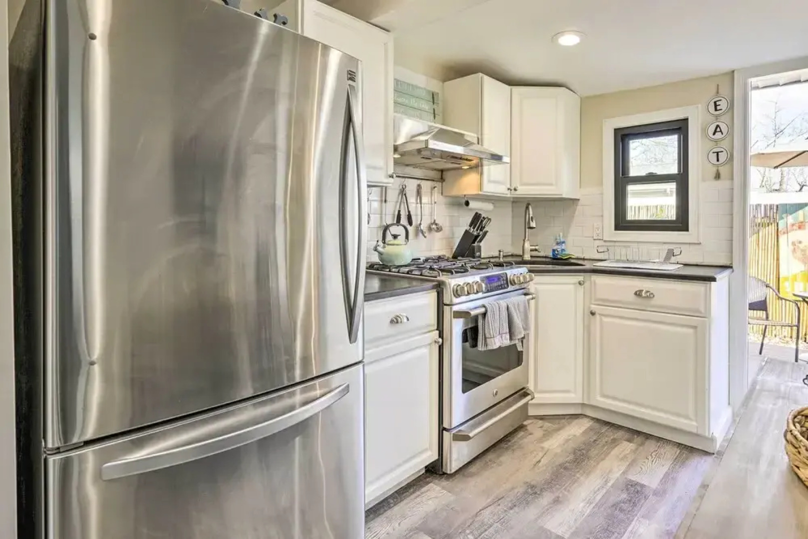 Belmar Cottage w/ Deck & Fire Pit!