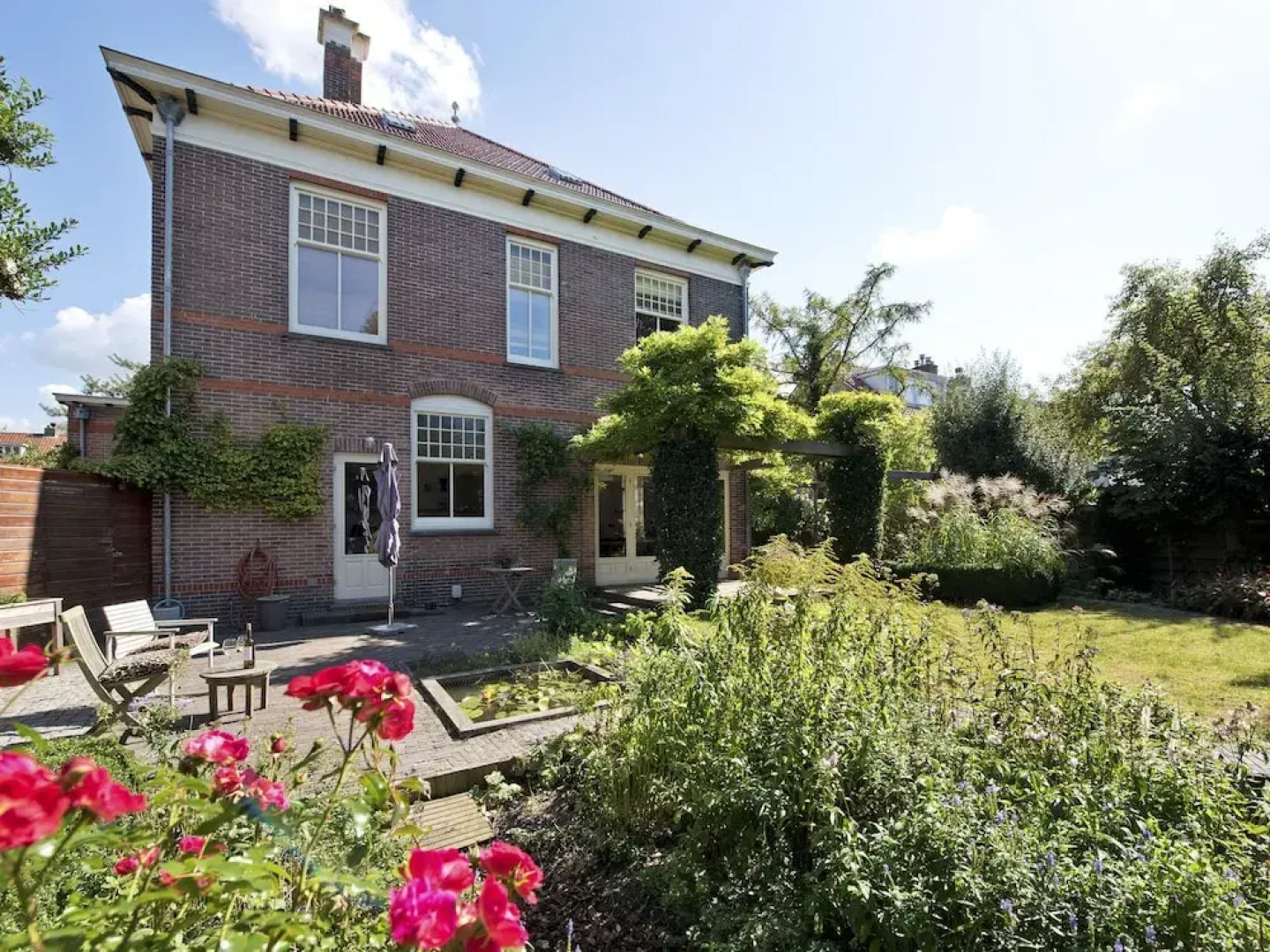 Luxurious Villa in Haarlem with Two Ponds