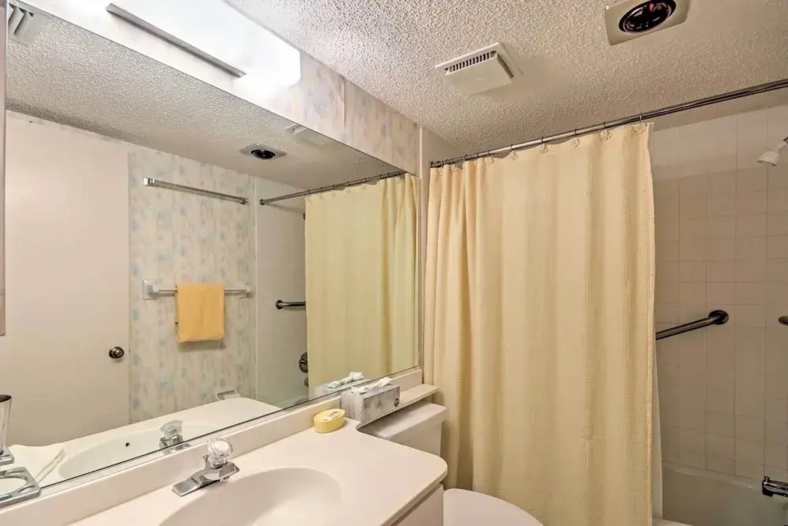 Beachfront Sarasota Resort Condo: Siesta Key View!